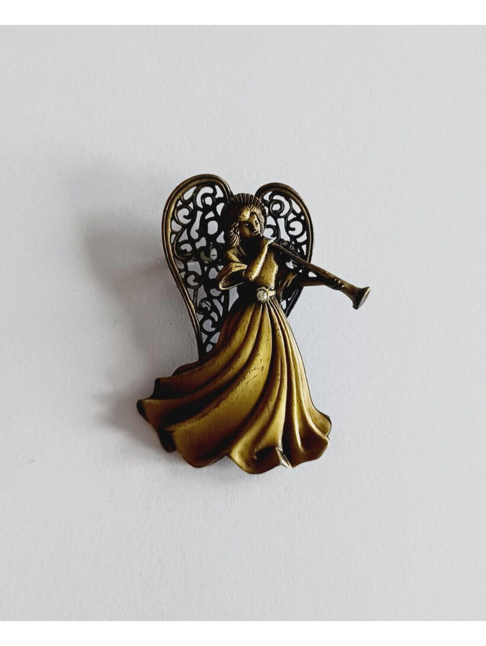 Vintage JJ Angel Trumpet Christmas Angel Brass Tone Brooch Pin
